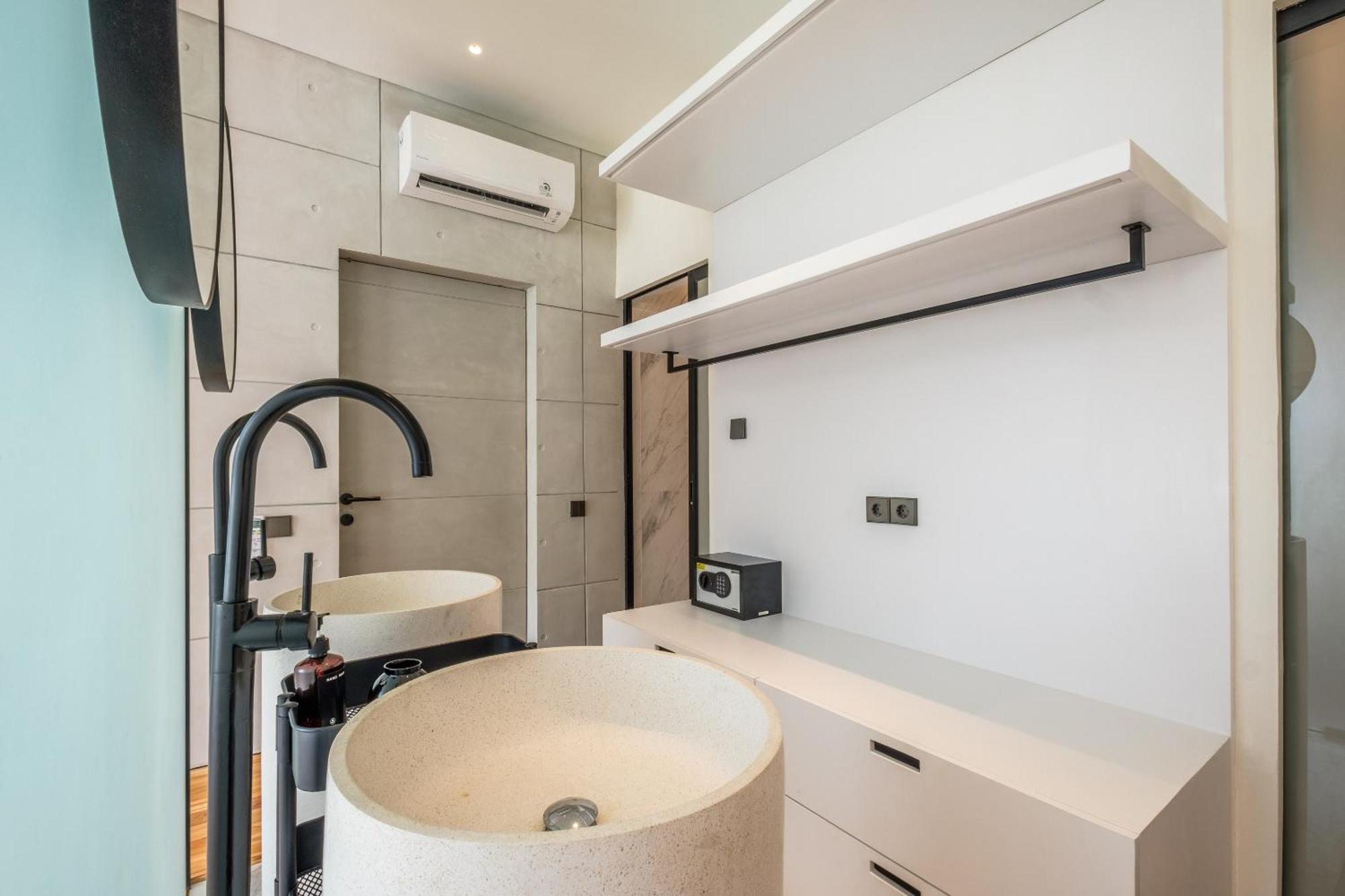 Alex Complex N1 Villa