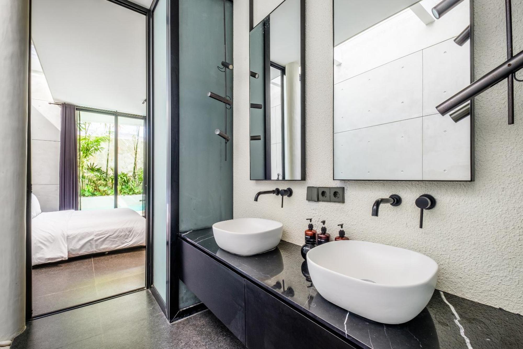 Villa Alex Complex N1 *